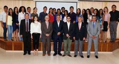 25 estudiantes de la UDES fueron posesionados como Parlamentarios Andinos Universitarios del nororiente colombiano
