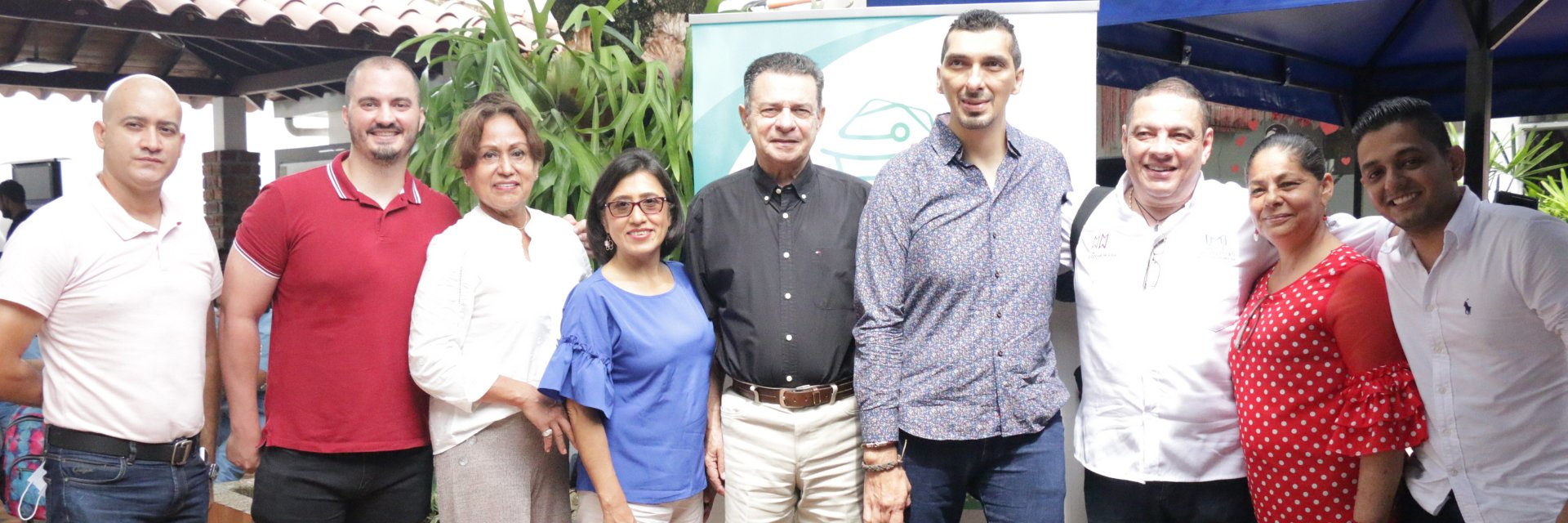 La UDES transfiere conocimientos a emprendedores que integran el Proyecto Versos en Valledupar