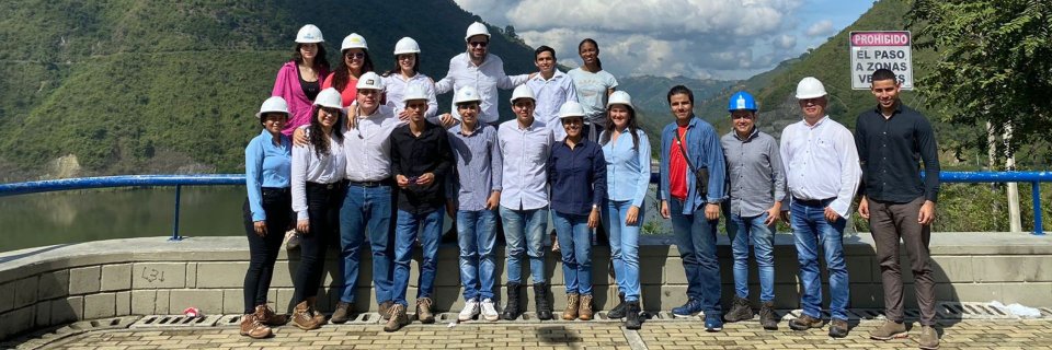 Estudiantes de Ingeniería Ambiental UDES realizaron visita técnica al Embalse de Tona