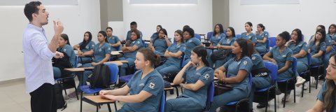 La UDES fortalece la preparación de futuros Bacteriólogos con seminario orientado a la inmersión laboral