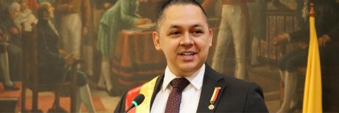 Graduado UDES recibió máxima distinción del Concejo de Bogotá por sus aportes a la neurocirugía
