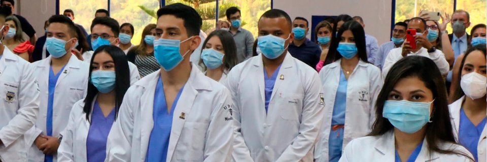 Futuros médicos UDES participaron de ceremonia de imposición de batas