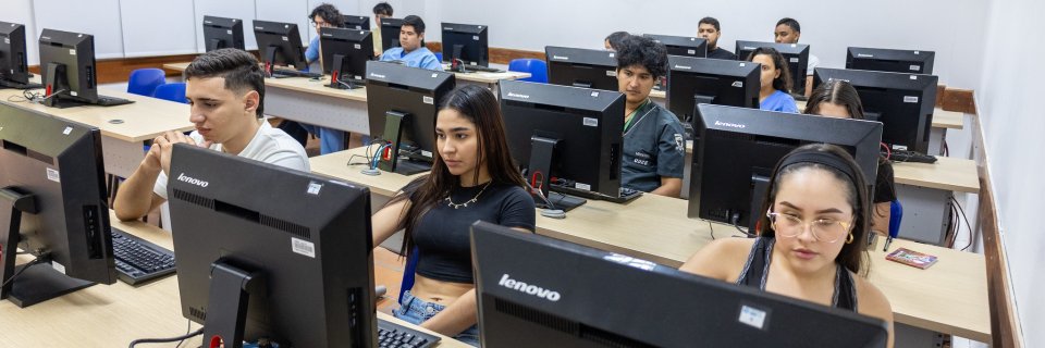 La UDES fortalece el seguimiento al aprendizaje de estudiantes con la medición del 50% realizada por el CMIRA