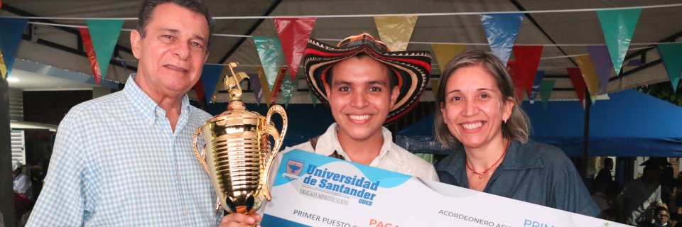 Estudiante de la UPC se coronó Rey en el Festival de Acordeonero de la UDES