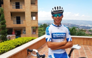 Universidad de Santander apoya promesa del Triatlón
