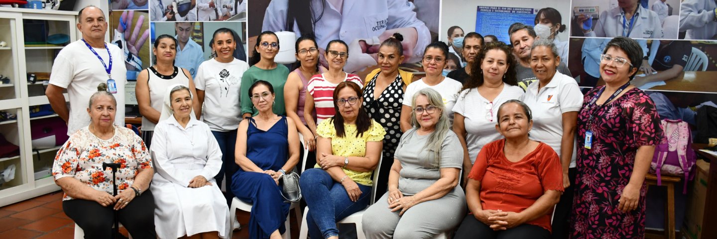 Programa de Terapia Ocupacional fortalece el autocuidado de cuidadores a través del arte