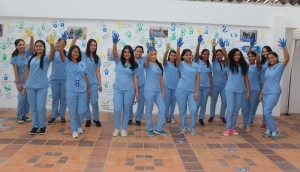 Udesistas le pintaron a la Acreditación
