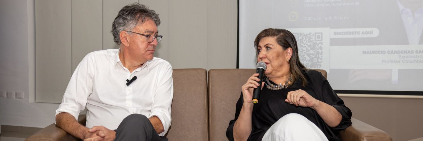 Conversatorio sobre Retos y Oportunidades del Sector Energético en Santander reunió a académicos y empresarios en la UDES