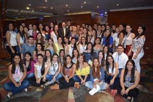 Equipo médico de Natalia Ponce, visitó a la Universidad de Santander