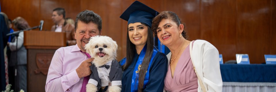 La UDES celebró el éxito académico de 192 nuevos graduados