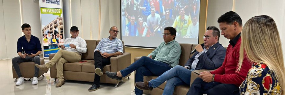 Programa de Comunicación Social UDES realizó un conversatorio con periodistas víctimas del conflicto armado en Colombia