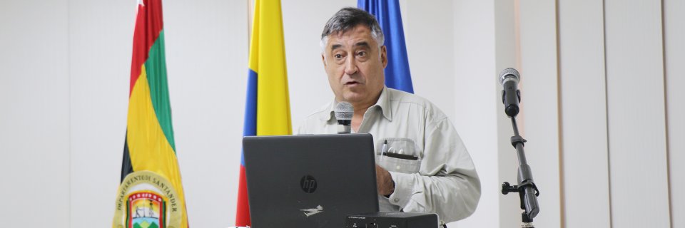 El fotoperiodista español Gervasio Sánchez realizó un conversatorio con estudiantes de Comunicación Social y Periodismo - UDES