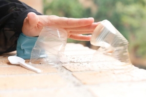 ¡Da vida al planeta, reduce el uso de materiales plásticos!