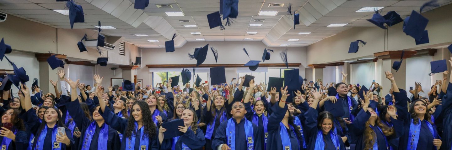 La UDES celebra la graduación de 300 nuevos profesionales al servicio del país