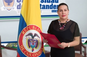 Rectora Carmen Elisa Araque Pérez, galardonada con el Premio Mundial a la Ciencia-2016 en Cuba