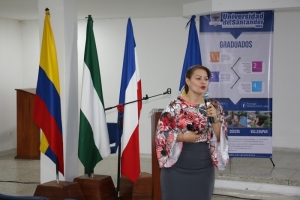 Profesionales recibieron sus insignias previo a los grados