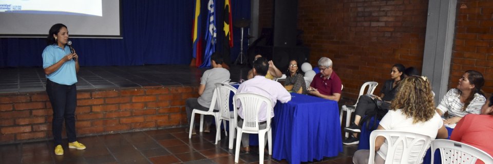 Profesionales de la región participaron de encuentro de investigación UDES