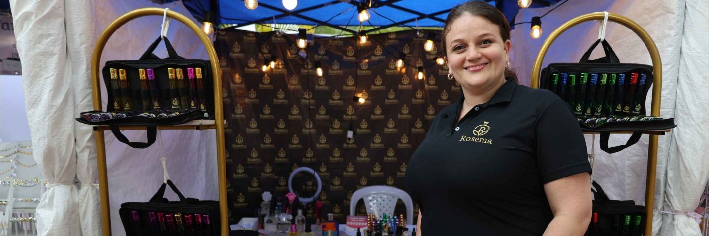 Rosema Perfumería fortalece su presencia en ferias y espacios de emprendimiento