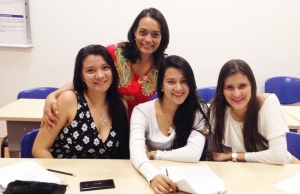 Universidad de Santander apoya estudiantes con discapacidad auditiva