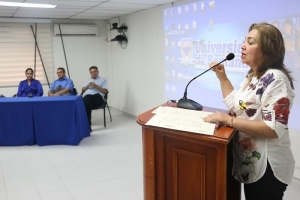 Directora de Postgrados se compromete con la calidad en inducción de especializaciones