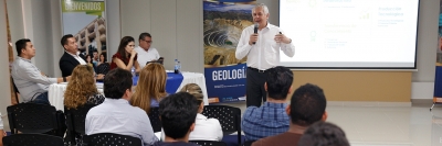 En la UDES se debatió sobre el futuro del fracking y la minería en Colombia