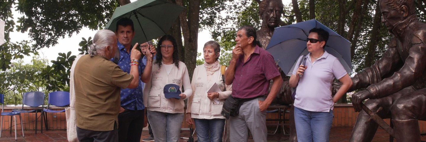 Guías turísticos aprenden sobre narrativas precolombinas en la UDES para fortalecer oferta cultural en Santander