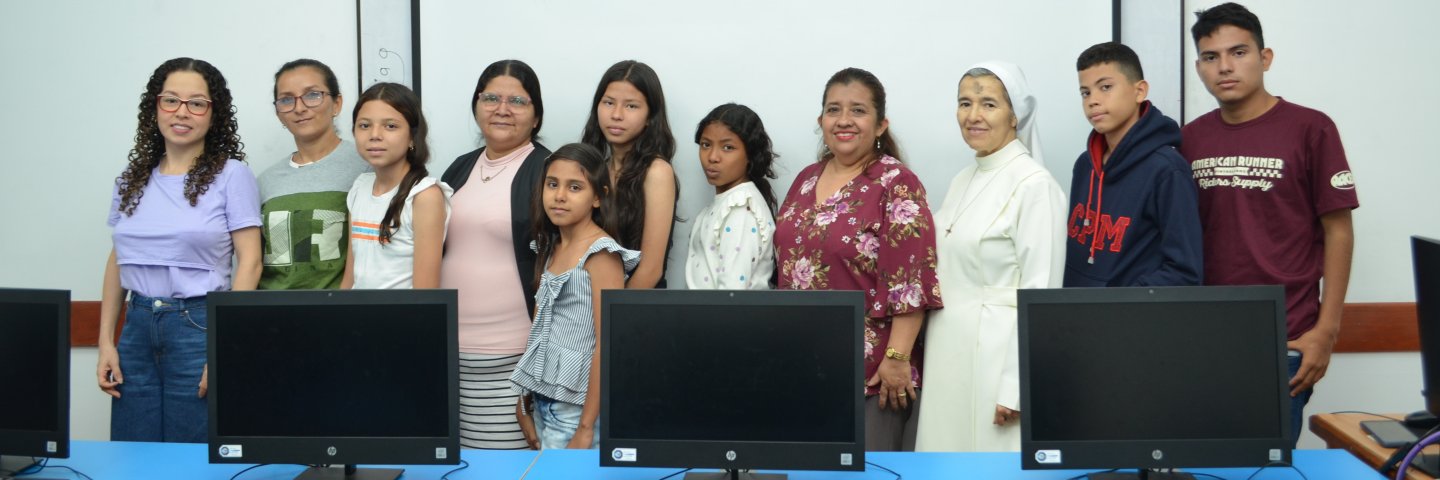 Emprendedores se capacitan en herramientas digitales con el Programa de Ingeniería de Sistemas de la UDES Cúcuta